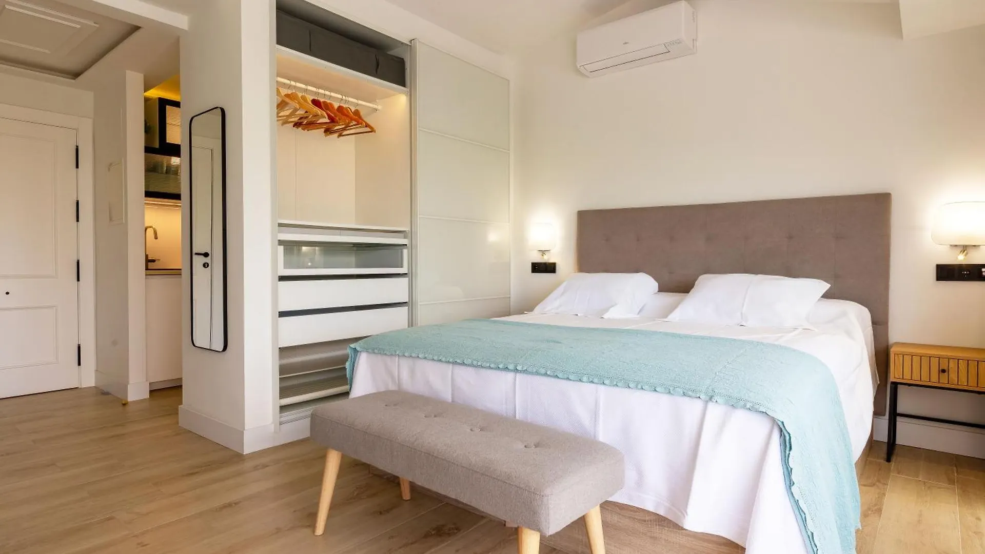 714 Luxury Plaza Suite Estudio Junto A La Playa Marbella 0*,  Spain