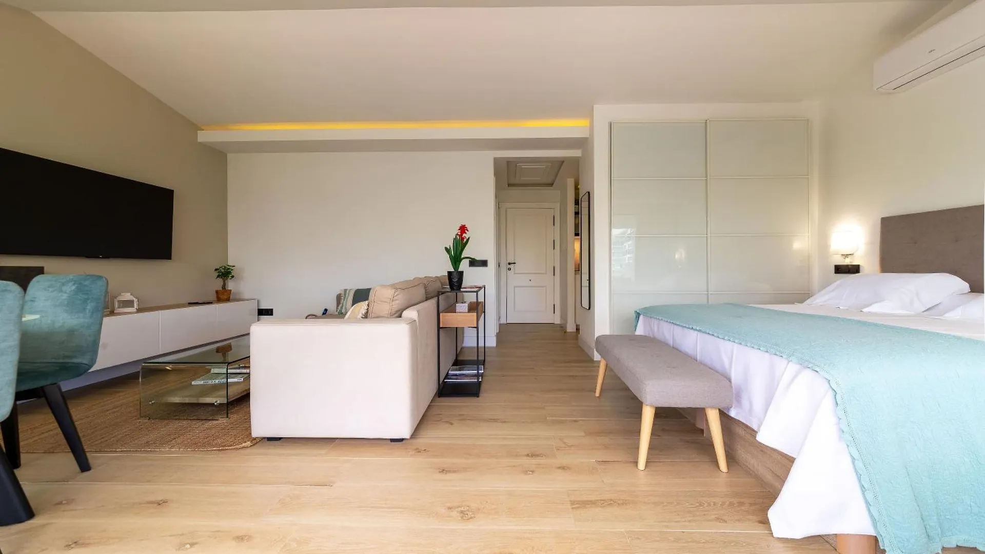 Apartment 714 Luxury Plaza Suite Estudio Junto A La Playa Marbella Spain